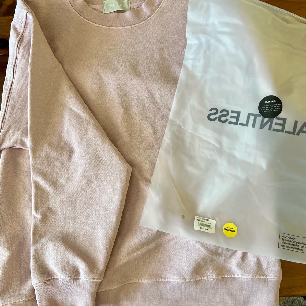 💕💕🔥TALENTLESS NUDE PINK CREWNECK!!UNISEX S/M SOLD OUT ON SITE NWOT🔥💕💕